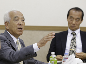 ▲西澤彦二・専務(左)と村川栄嗣・理事(右)