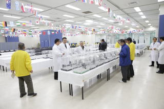第61回全国伝書鳩品評会審査風景