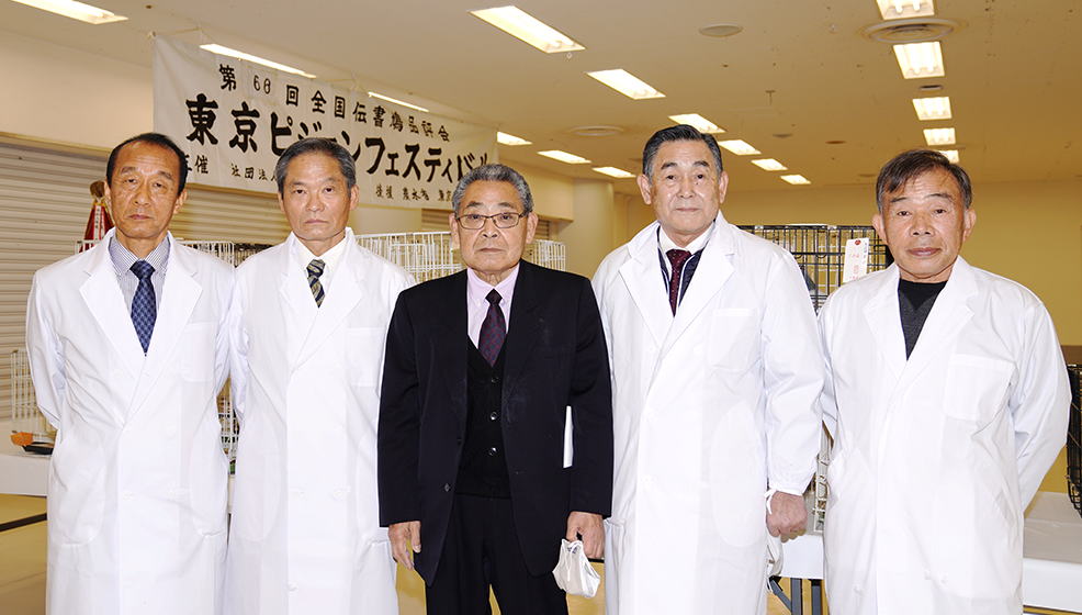 全国伝書鳩品評会審査風景