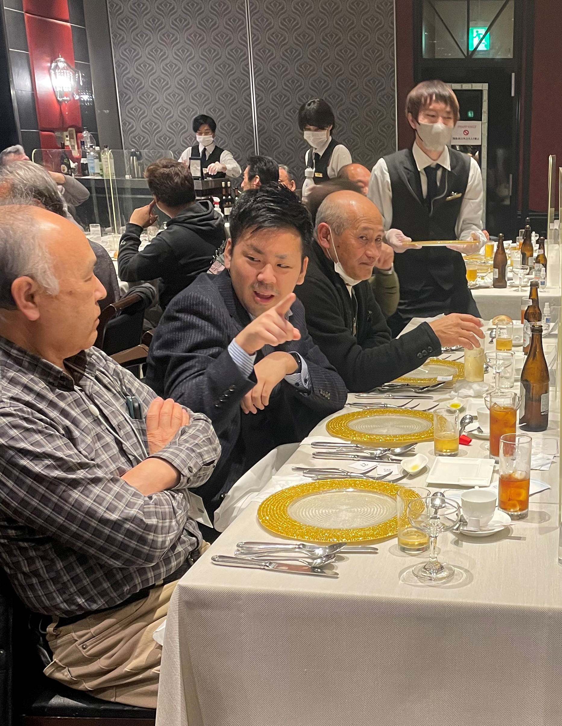 鳩談義は尽きない